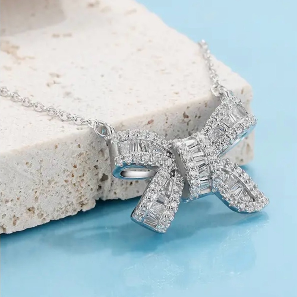 Bow Pendant Necklace